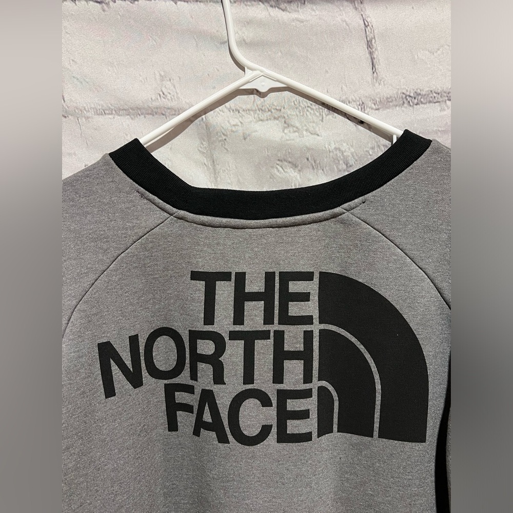The North Face Graphic Long Sleeve Crew Neck Sweater - Picture 8 of 11
